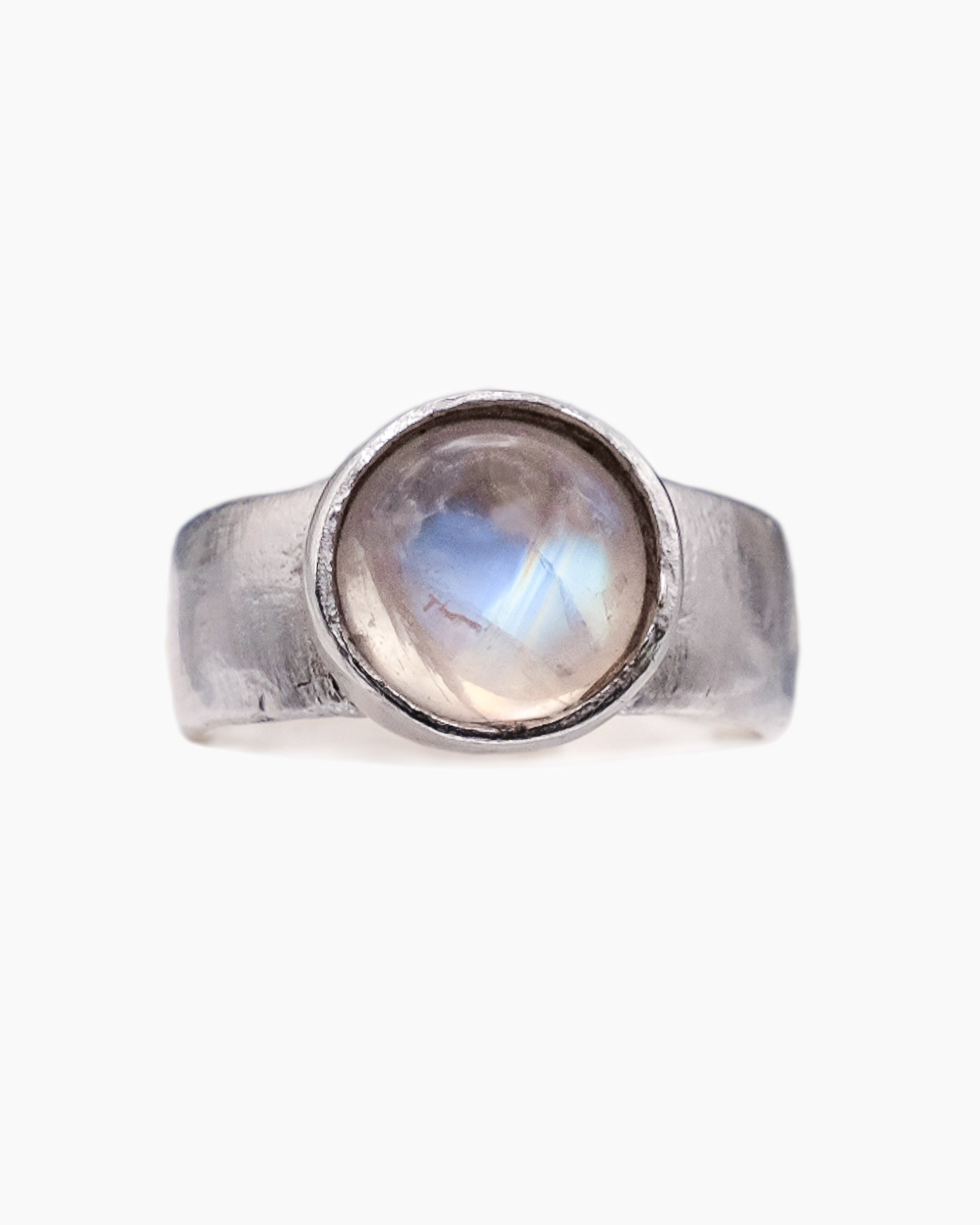 Silver ring with a moonstone
